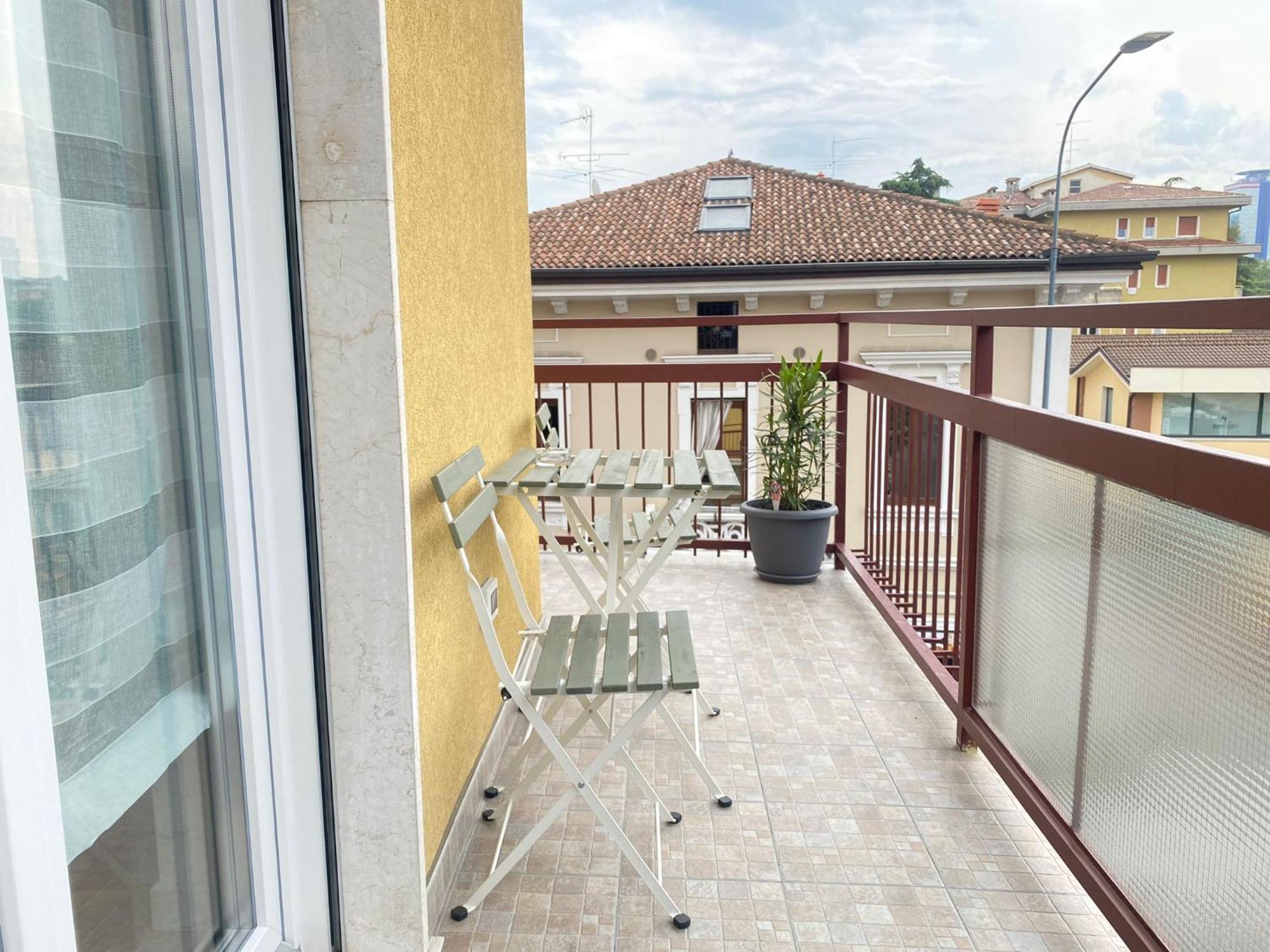 House By Naty Apartment Brescia Bagian luar foto